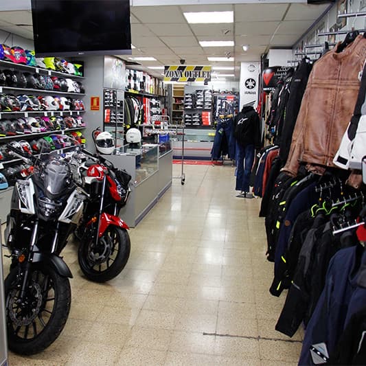 Interior de la tienda Automoto ilvi